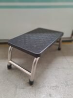 Escabel Acero HBK 1 peldaño importado